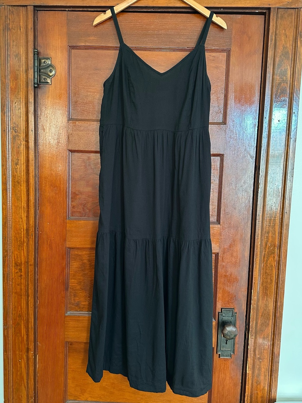 Old Navy Katherine Sleeveless V-Neck Cami Tiered Maxi Dress Sz Medium Black Boho